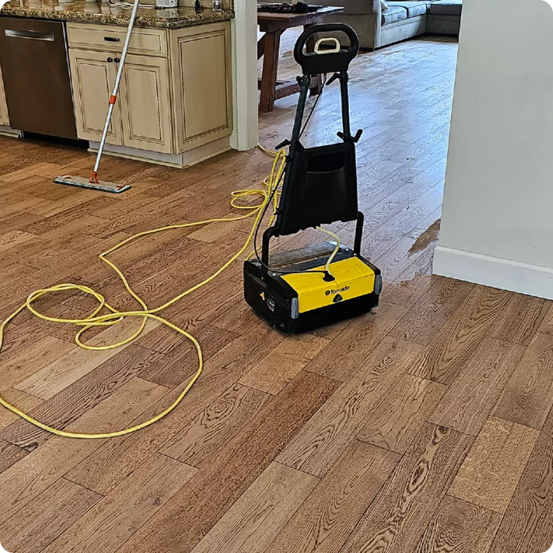 Laminate Floor Cleaning img (2)